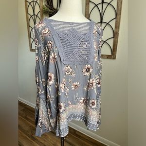 Used- Like NEW, Floral Knox Rose Blouse, Size Small